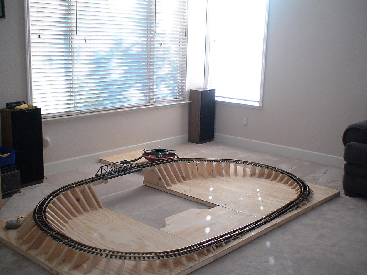 Table slid out from 2nd wall