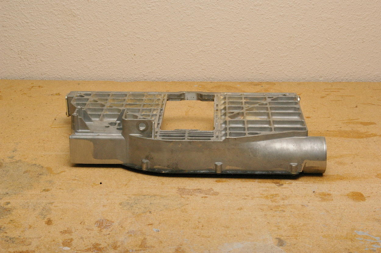 Ryobi BT3000/BT3100
Blade mount housing - other side