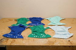 Fuzzi Bunz Diapers
6 Medium sized
Outside view